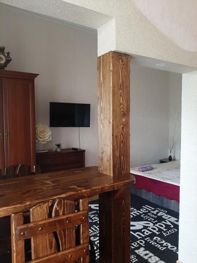 Apartment On Zarvanskaya In Old Town คาเมียเนตส์-โปดิลสกี ภายนอก รูปภาพ